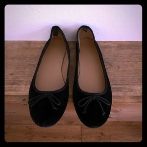 GAP black velvet ballet flats